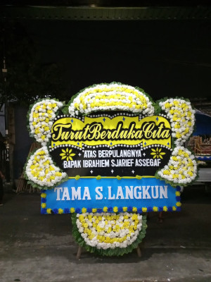Papan Bunga Duka di Muneng